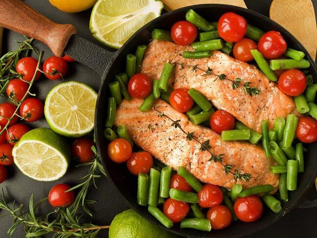 السمك بالخضروات لنظام غذائي خال من الغلوتين